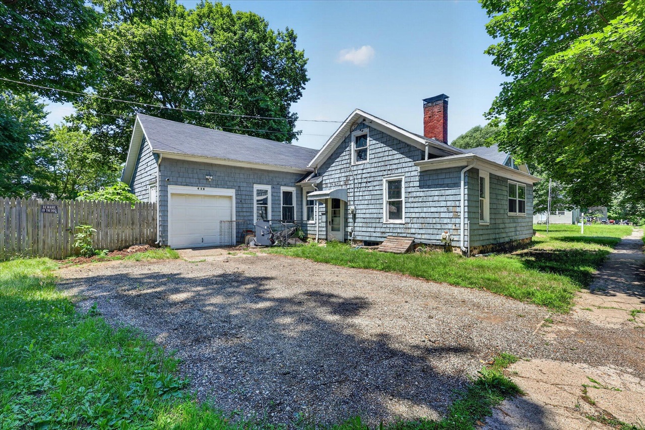 27th image of 438 E Center St, Hastings, MI 49058 | MLS# 70544456