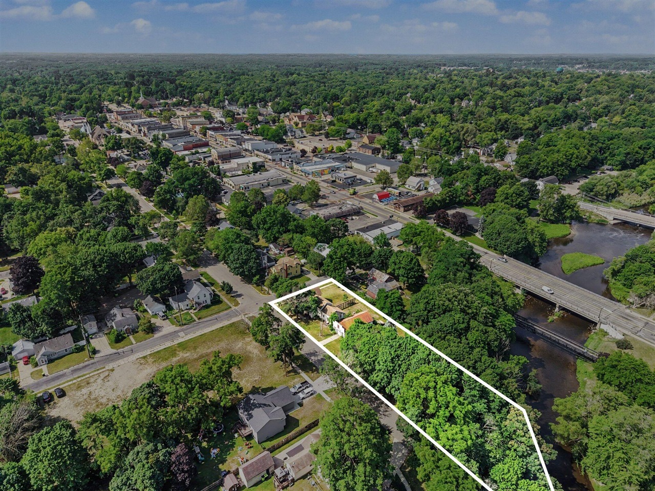 Photo 3 of Single family home for sale at 301 N Clay St, Greenville, MI 48838 | MLS# 70544483 | Listing updated on 2026-09-18