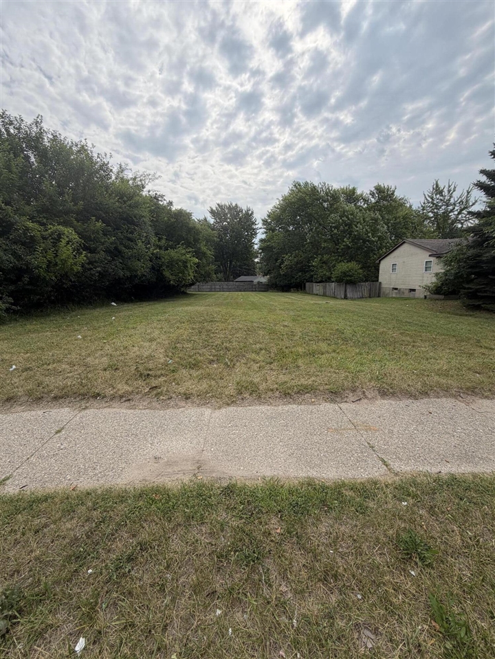1st image of 4204 Kalamazoo Ave, Grand Rapids, MI 49508 | MLS# 70544495