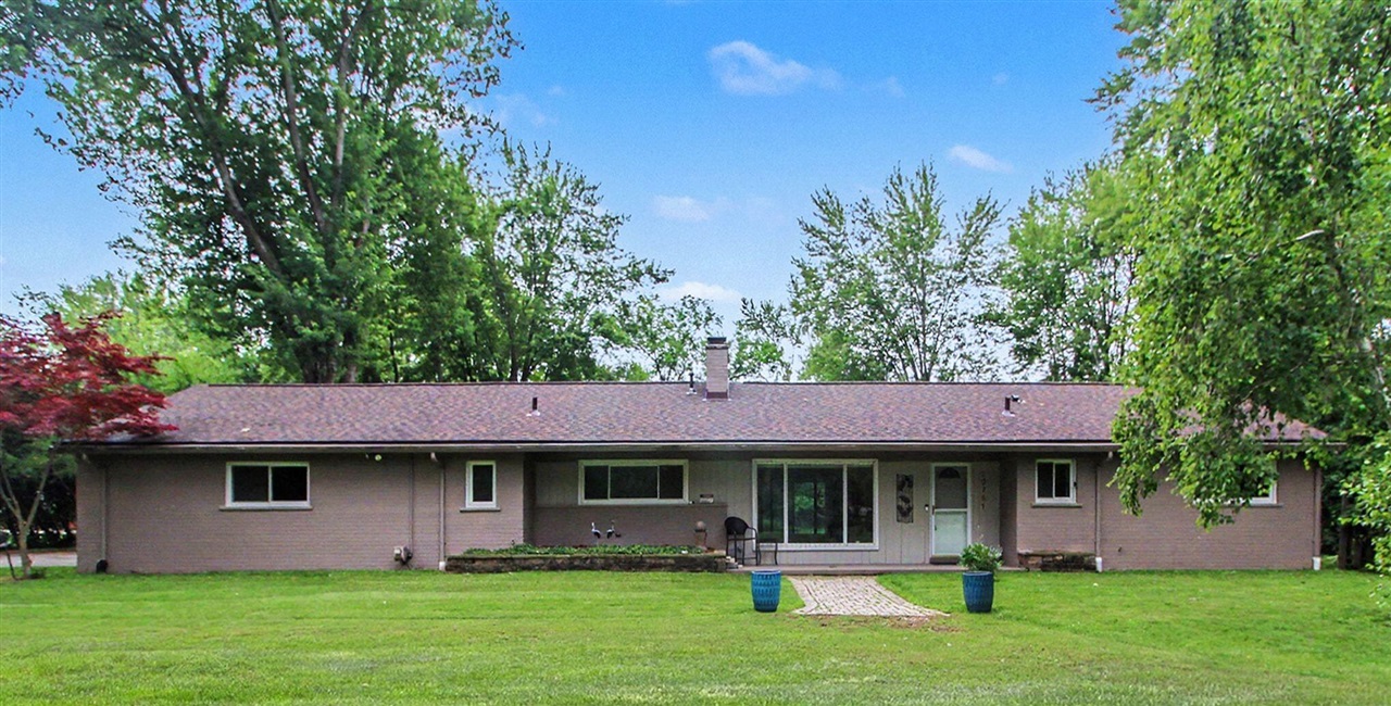 1st image of 20761 W 13 Mile Rd, Beverly Hills, MI 48025 | MLS# 70544506