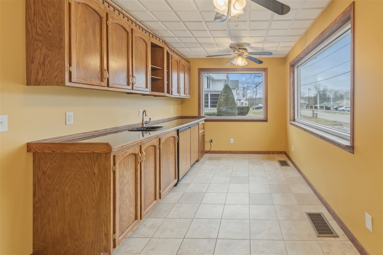 5th image of 214 South St, Jonesville, MI 49250 | MLS# 70544546