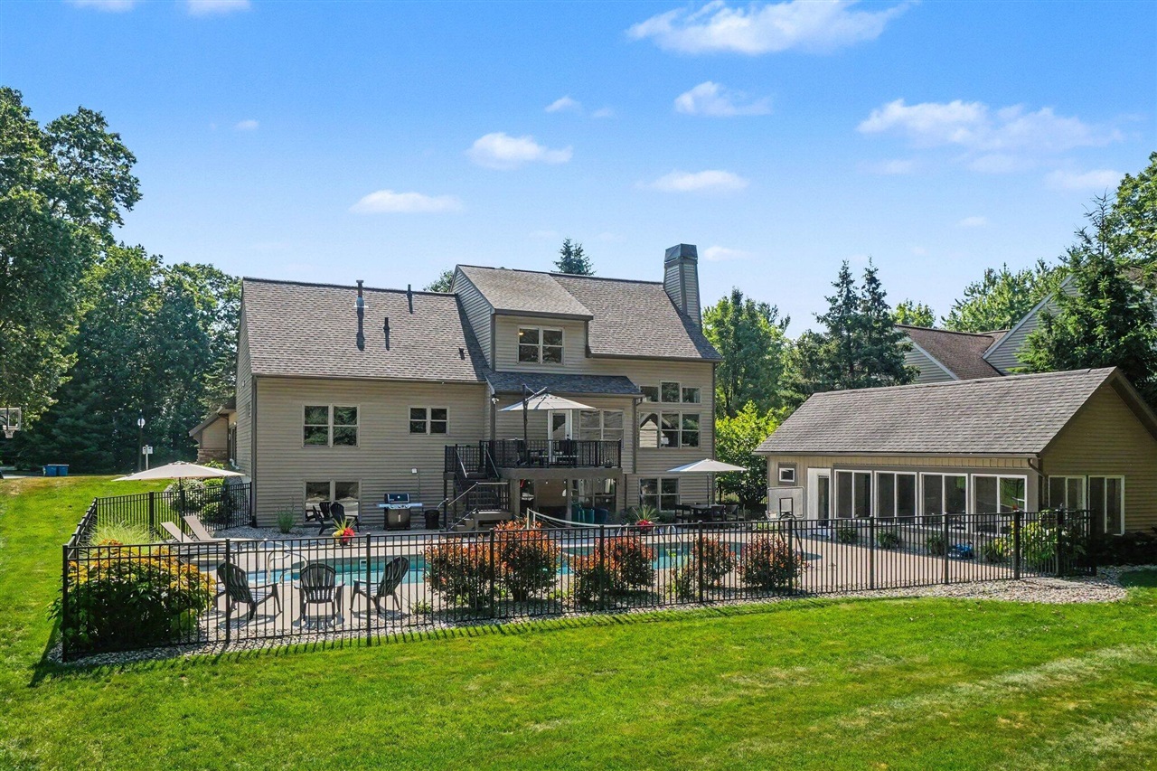 3rd image of 16033 Waterleaf Trl, Spring Lake, MI 49456 | MLS# 70544640