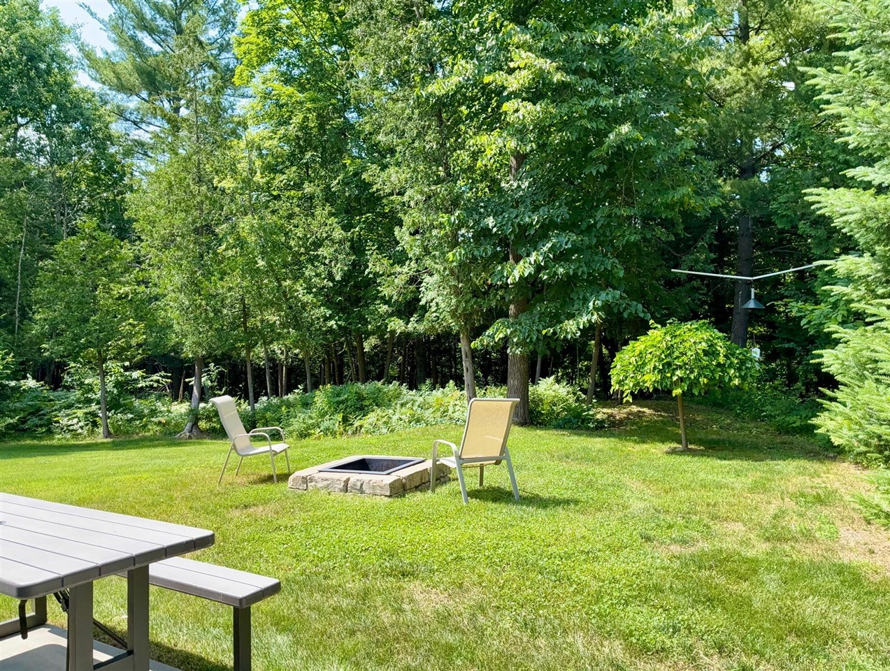 Homes for sale in Thompsonville, MI | 15706 Betsie River Dr, Thompsonville, MI 49683 | MLS# 70544650
