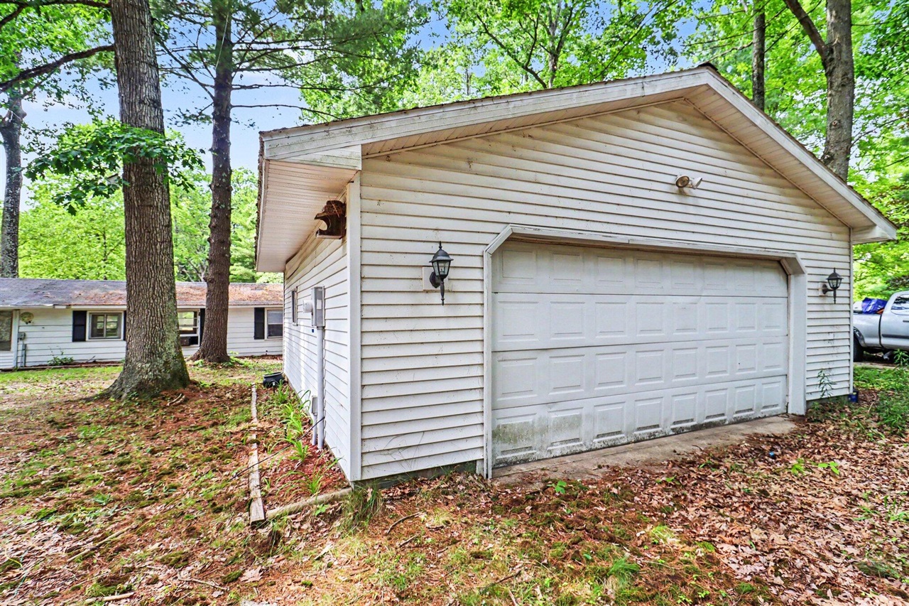 Homes for sale in Bitely, MI | 1321 W Channel Dr, Bitely, MI 49309 | MLS# 70544652