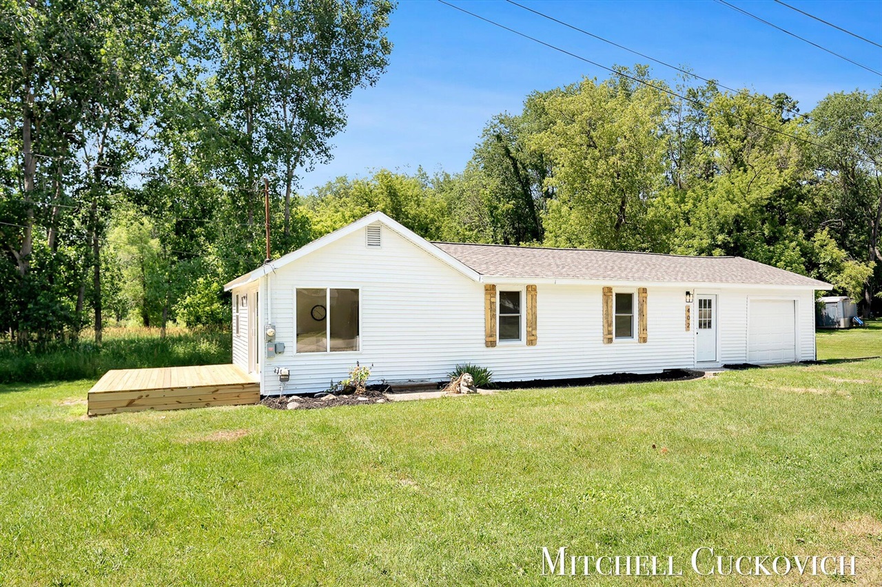Homes for sale in Sheridan, MI | 402 W Washington St, Sheridan, MI 48884 | MLS# 70544680