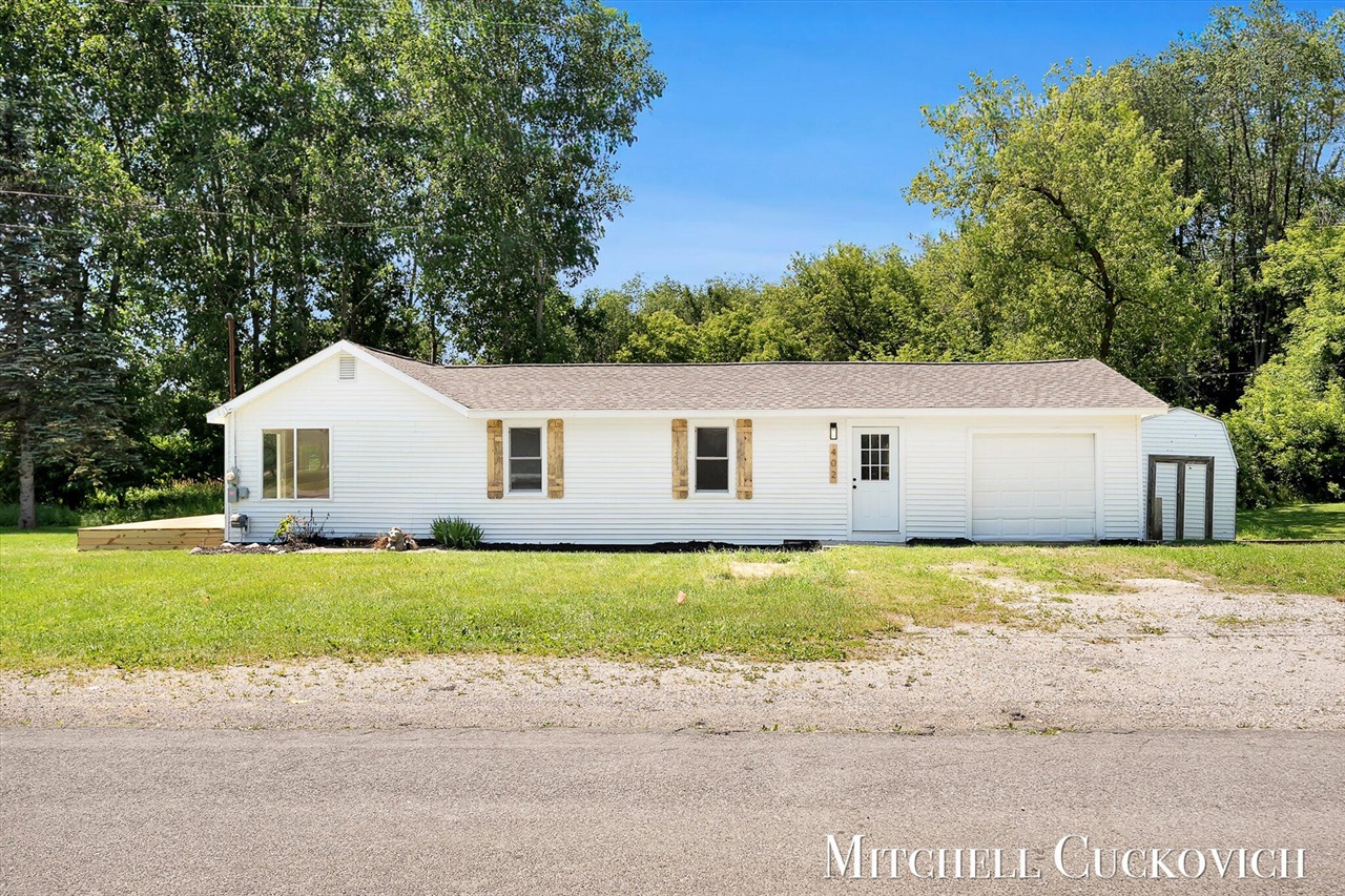 Homes for sale in Sheridan, MI | 402 W Washington St, Sheridan, MI 48884 | MLS# 70544680