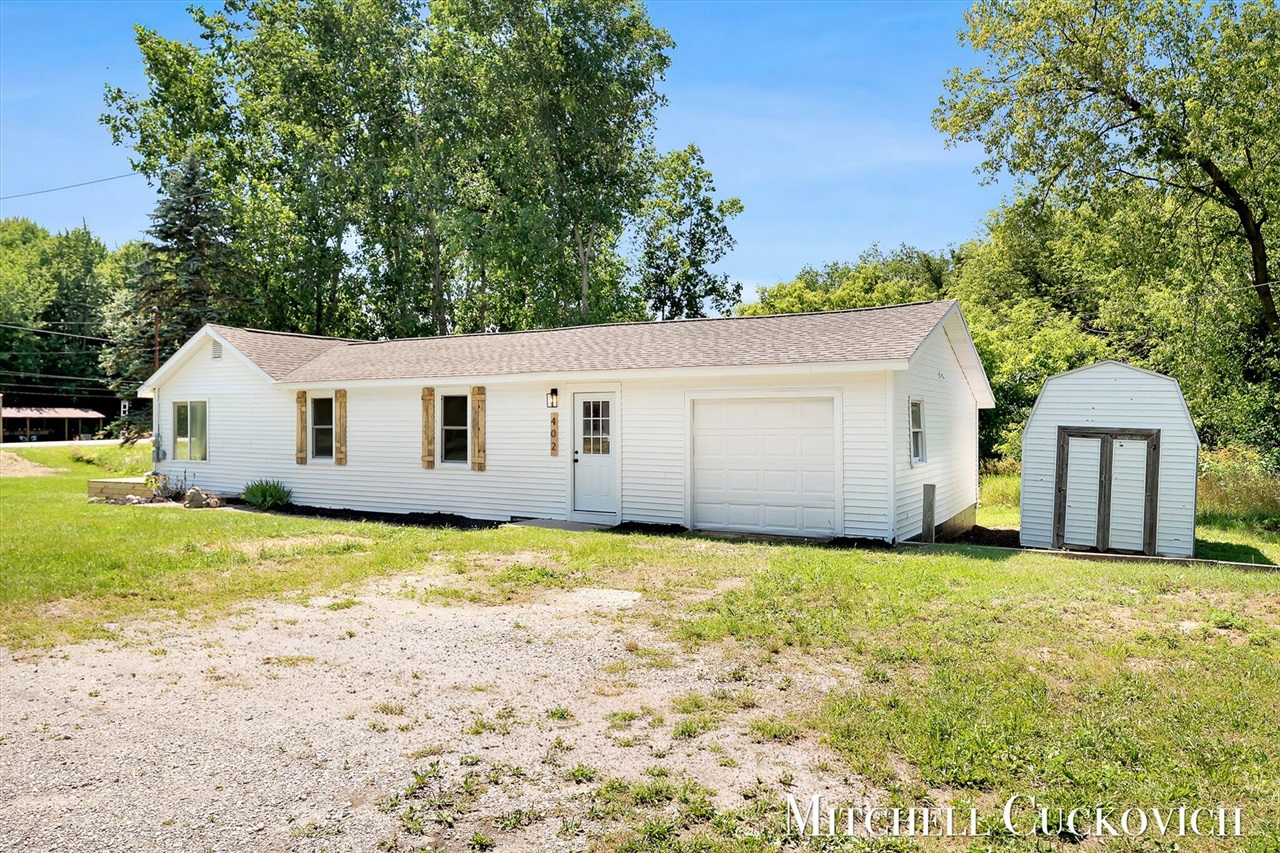 Homes for sale in Sheridan, MI | 402 W Washington St, Sheridan, MI 48884 | MLS# 70544680
