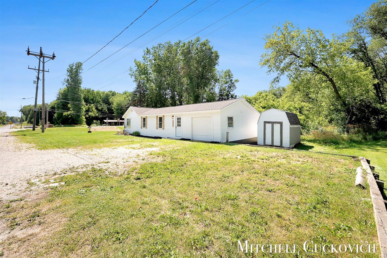 Homes for sale in Sheridan, MI | 402 W Washington St, Sheridan, MI 48884 | MLS# 70544680