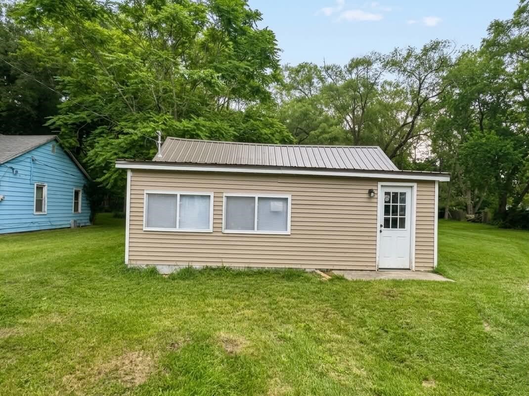 1st image of 815 Milo St, Benton Harbor, MI 49022 | MLS# 70544693