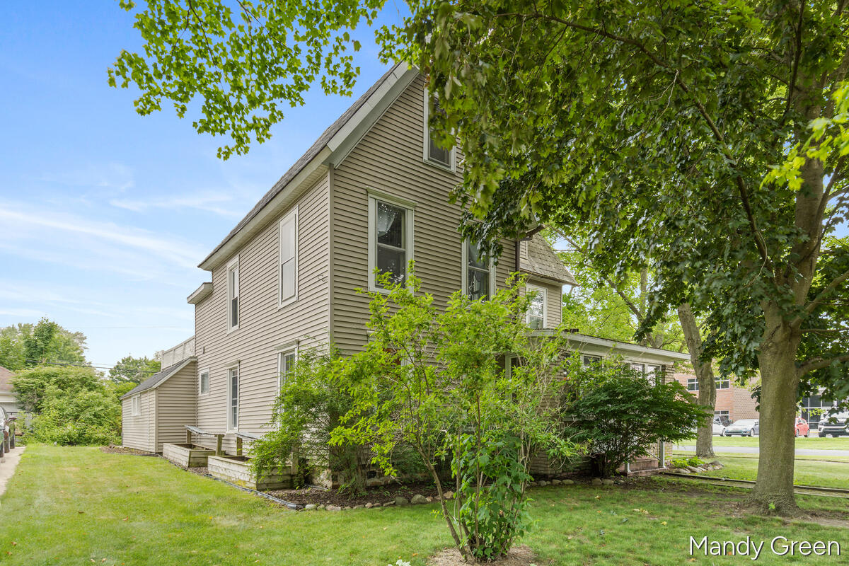 Homes for sale in Carson City, MI | 118 S 2Nd St, Carson City, MI 48811 | MLS# 70544820