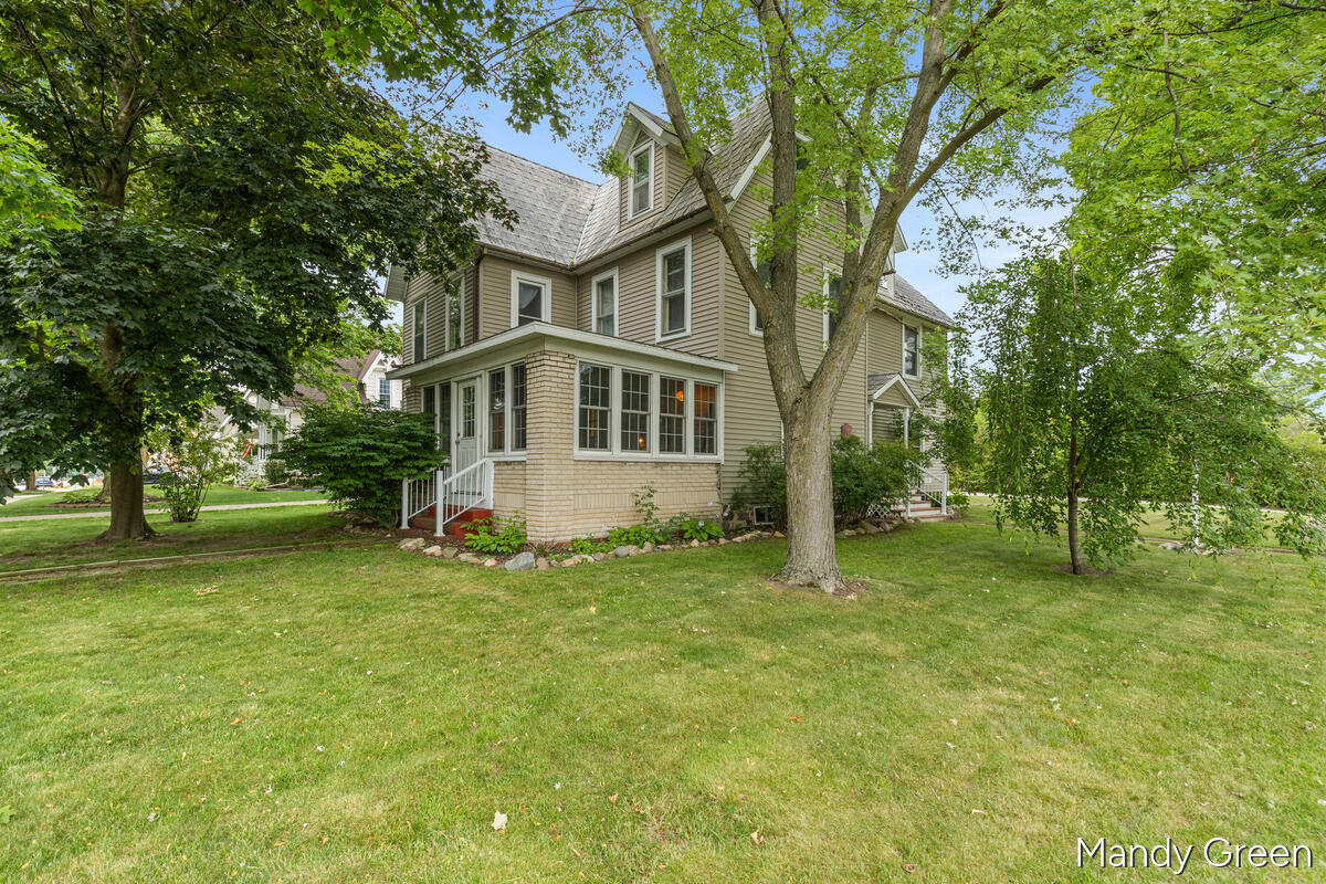 Homes for sale in Carson City, MI | 118 S 2Nd St, Carson City, MI 48811 | MLS# 70544820