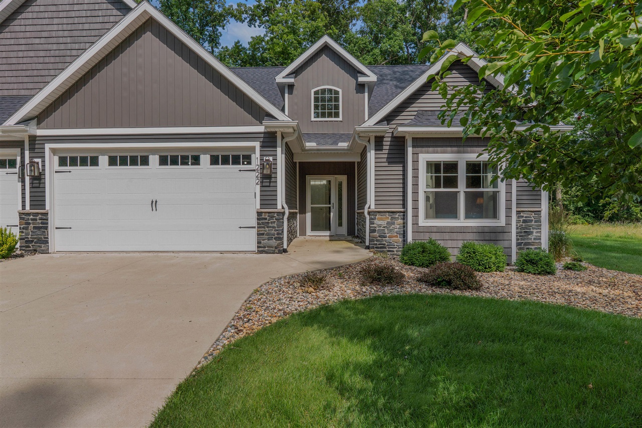 1st image of 1222 Lochaven Cir, Hillsdale, MI 49242 | MLS# 70544869