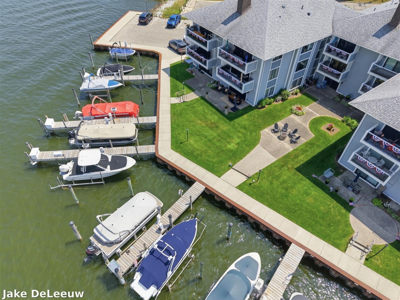 4th image of 400 Lakeview Ct #01A, Spring Lake, MI 49456 | MLS# 70544916