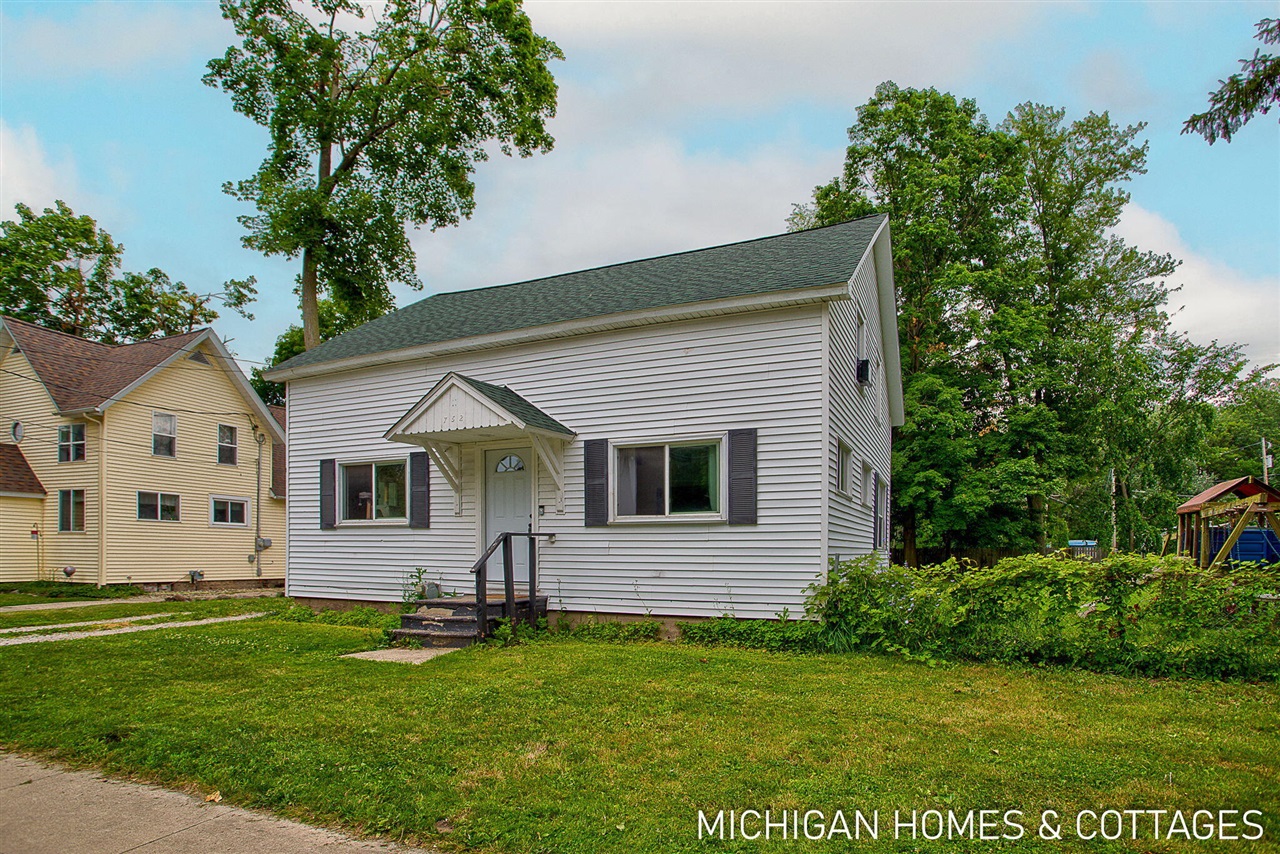 1st image of 752 Jordan Lake Ave, Lake Odessa, MI 48849 | MLS# 70544927