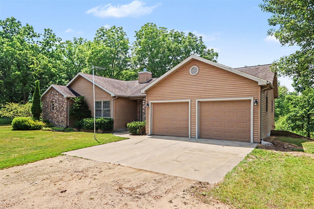 2nd image of 40305 14th Ave, Bloomingdale, MI 49026 | MLS# 70544995