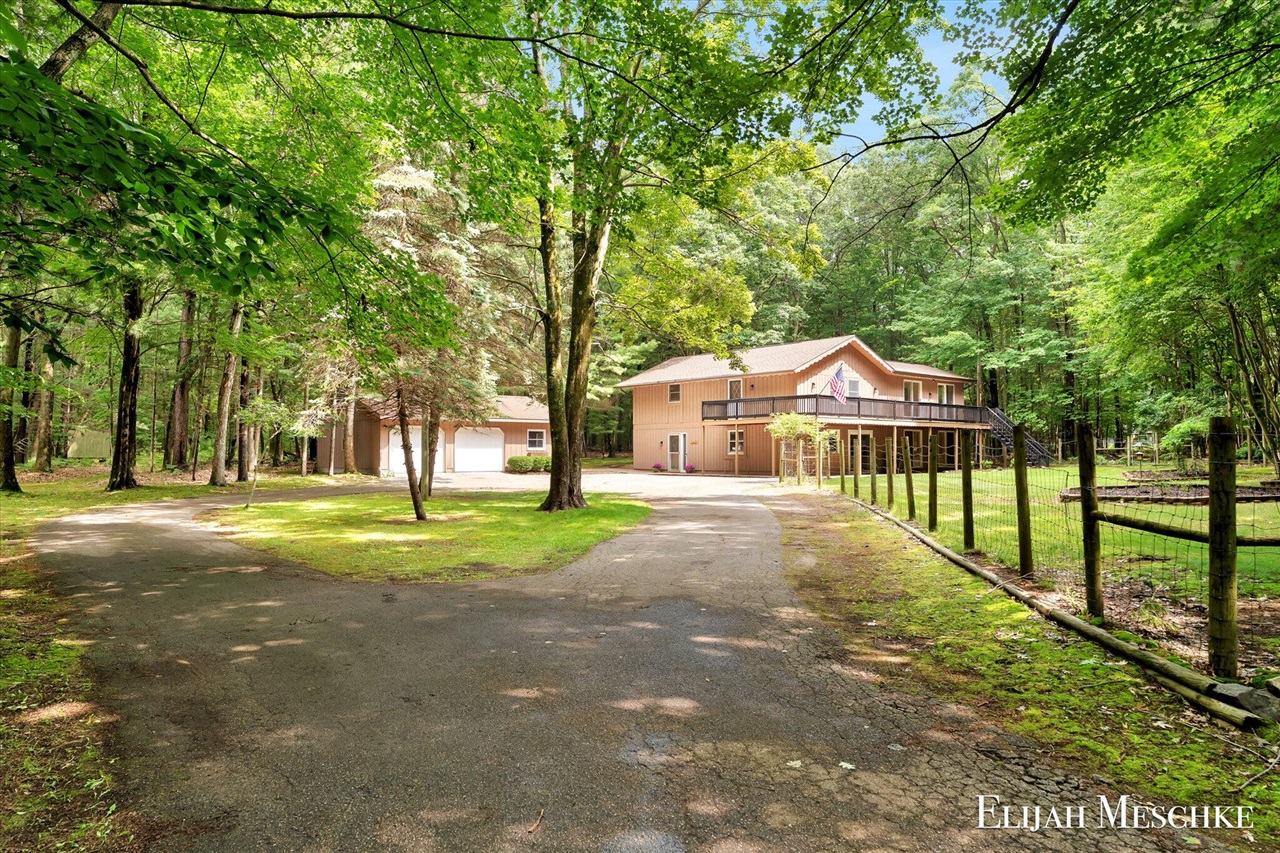 58th image of 1160 Scenic Dr, Muskegon, MI 49445 | MLS# 70545008