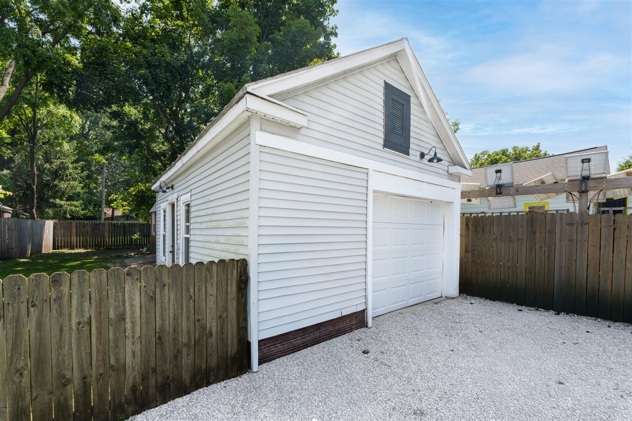 3rd image of 208 N Lagrave St, Paw Paw, MI 49079 | MLS# 70545021
