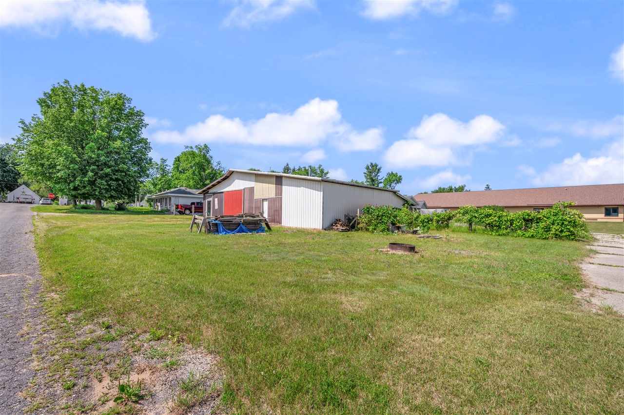 Homes for sale in Howard City, MI | 417 Walnut St, Howard City, MI 49329 | MLS# 70545077