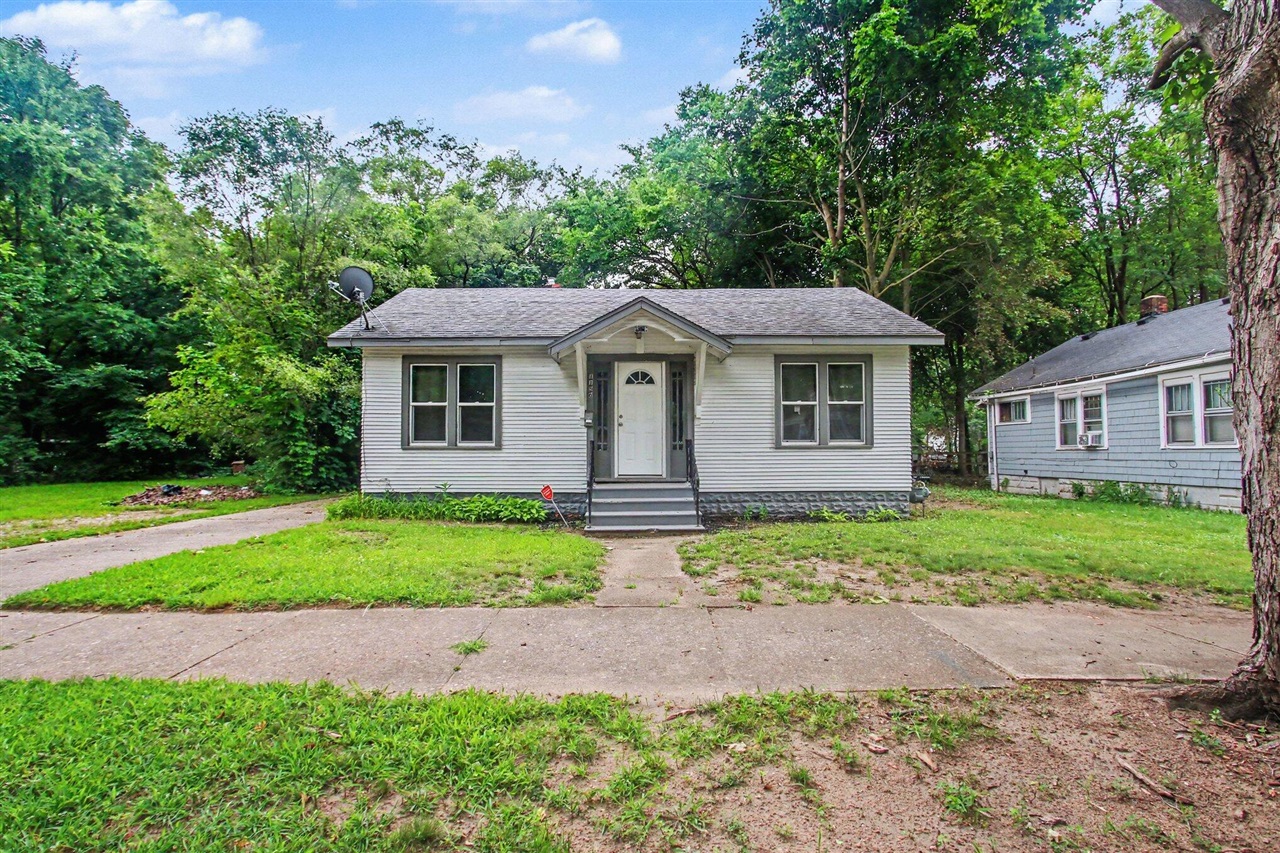 Homes for sale in Benton Harbor, MI | 1156 Mc Alister Ave, Benton Harbor, MI 49022 | MLS# 70545078