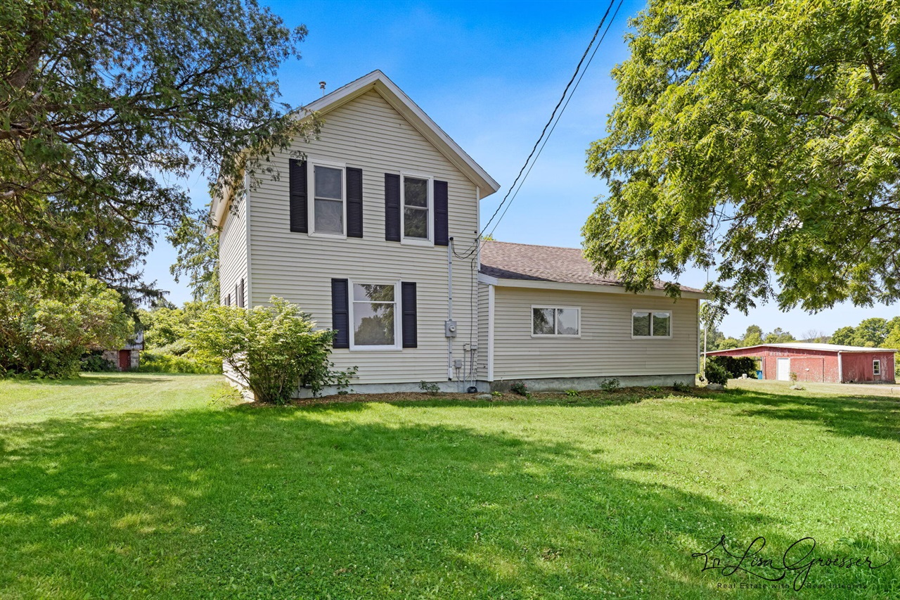 Homes for sale in Lakeview, MI | 6621 Tamarack Rd, Lakeview, MI 48850 | MLS# 70545097