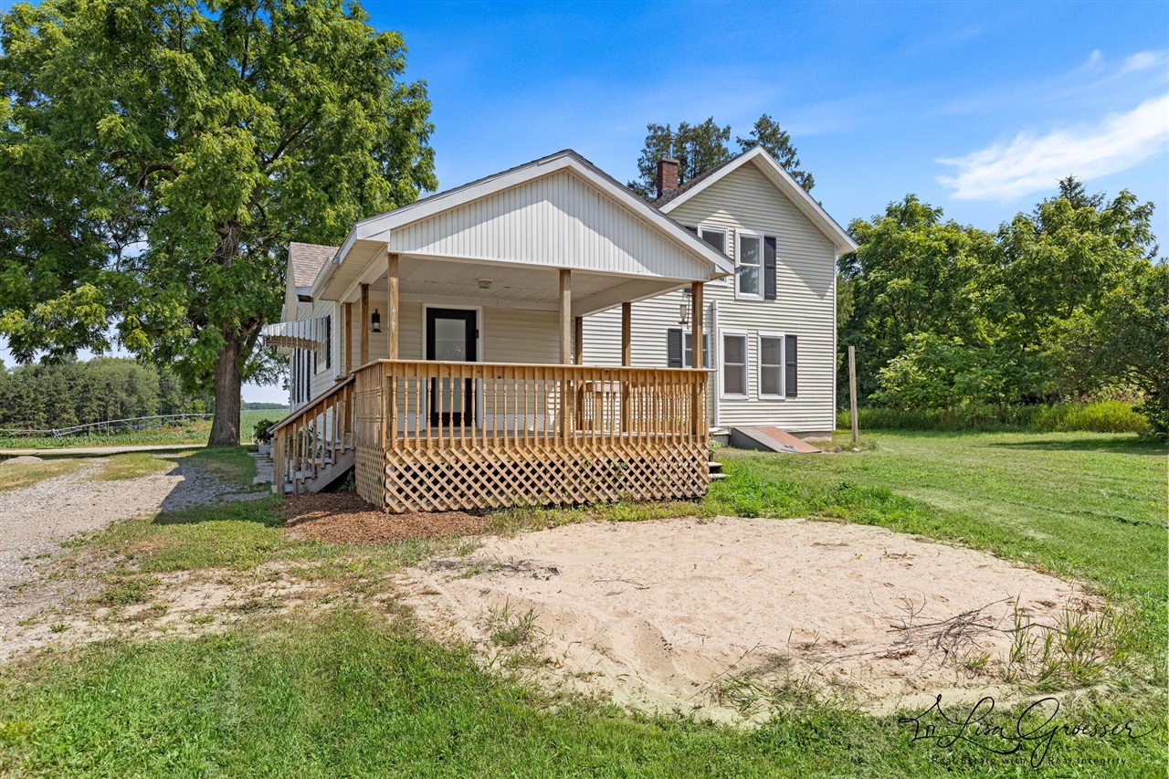 Homes for sale in Lakeview, MI | 6621 Tamarack Rd, Lakeview, MI 48850 | MLS# 70545097