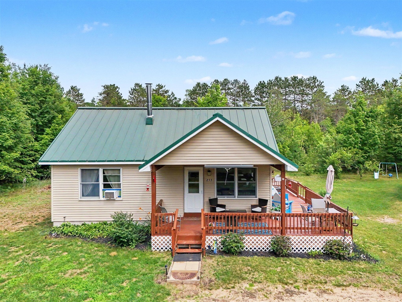 Homes for sale in Beulah, MI | 253 S Pine Tree Ln, Beulah, MI 49617 | MLS# 70545151