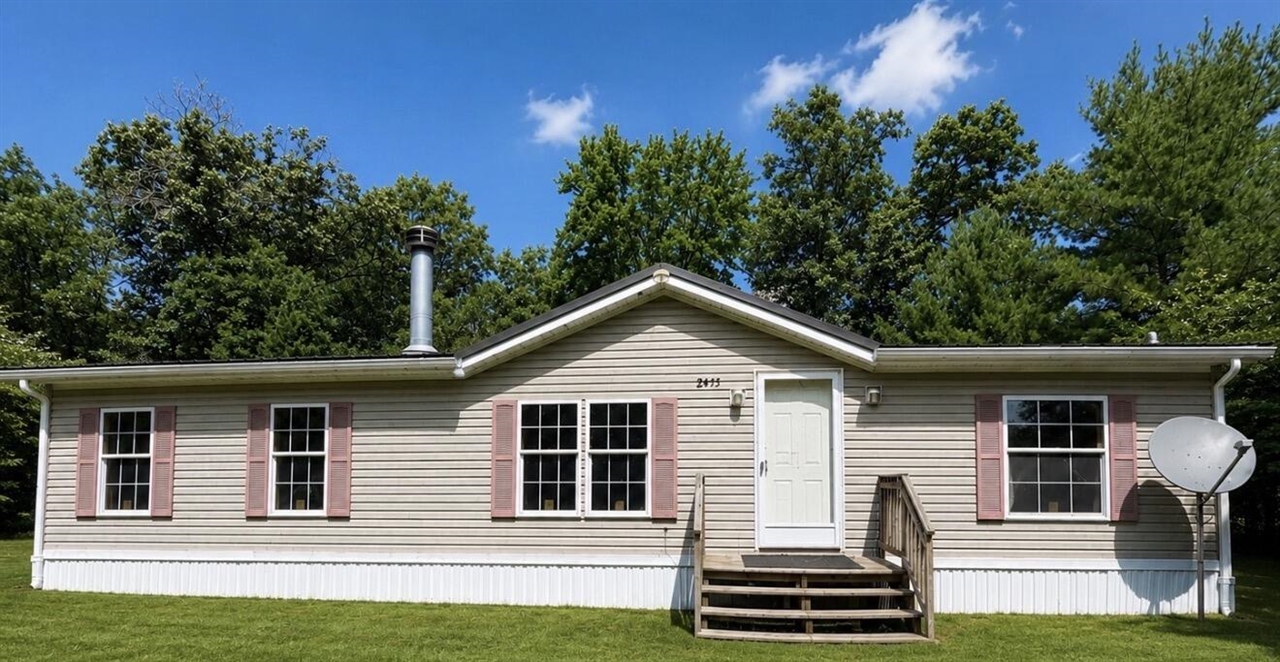 Homes for sale in Bitely, MI | 2455 W Pinewood Blvd, Bitely, MI 49309 | MLS# 70545153