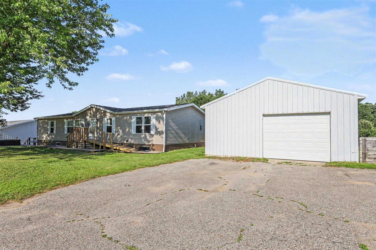 2nd image of 8691 S Elm Ave, Newaygo, MI 49337 | MLS# 70545161