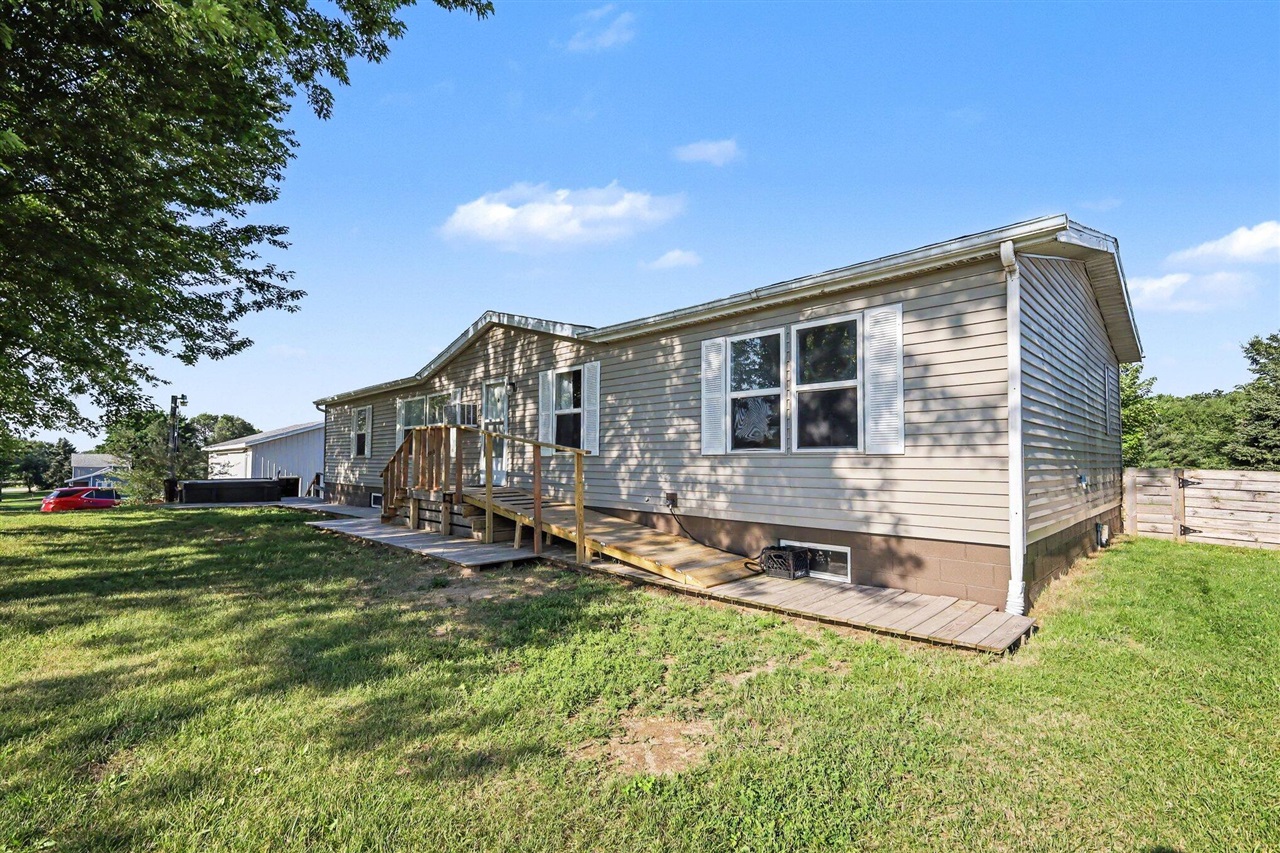 3rd image of 8691 S Elm Ave, Newaygo, MI 49337 | MLS# 70545161