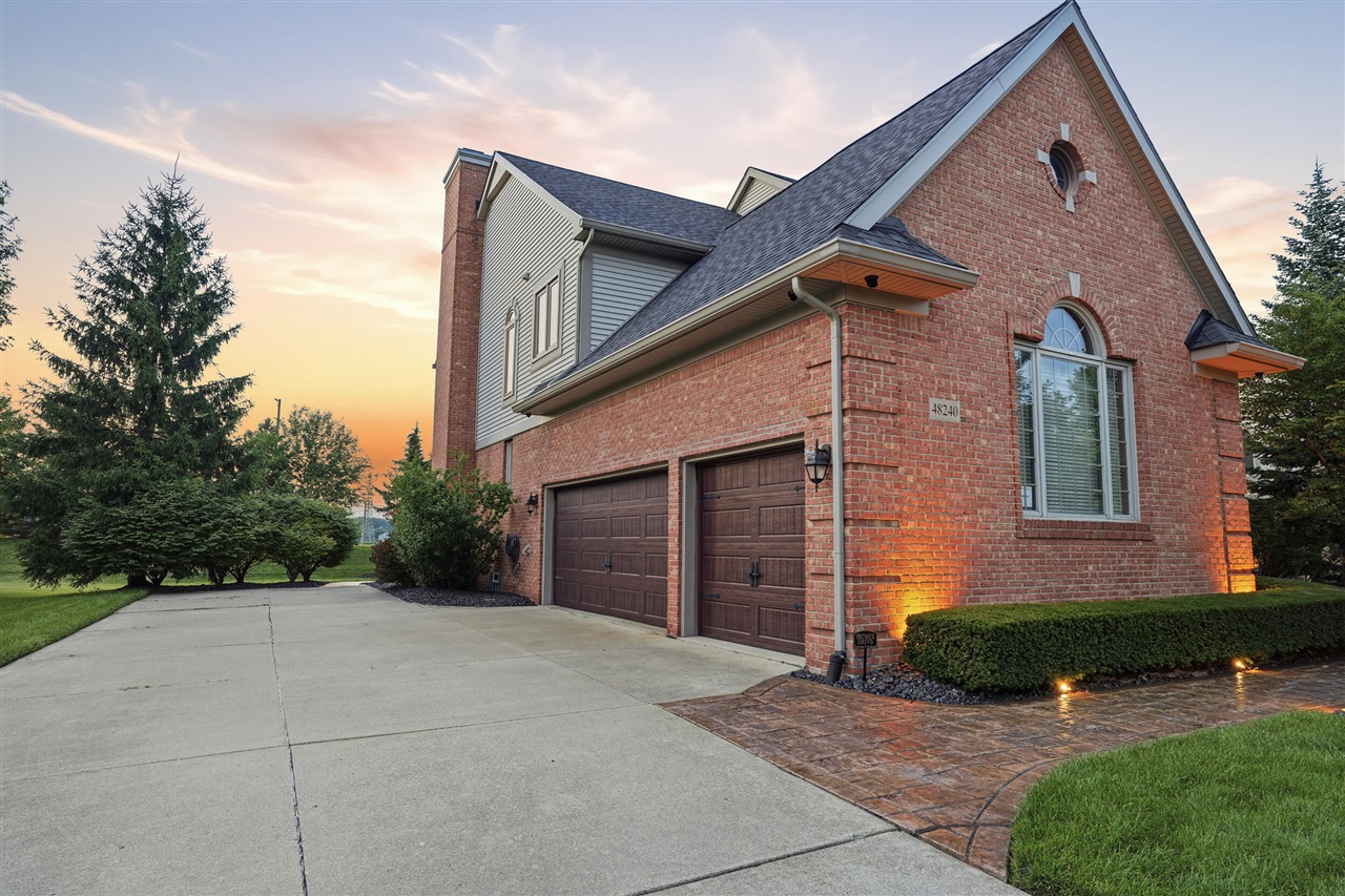 3rd image of 48240 Gladstone Rd, Canton, MI 48188 | MLS# 70545167