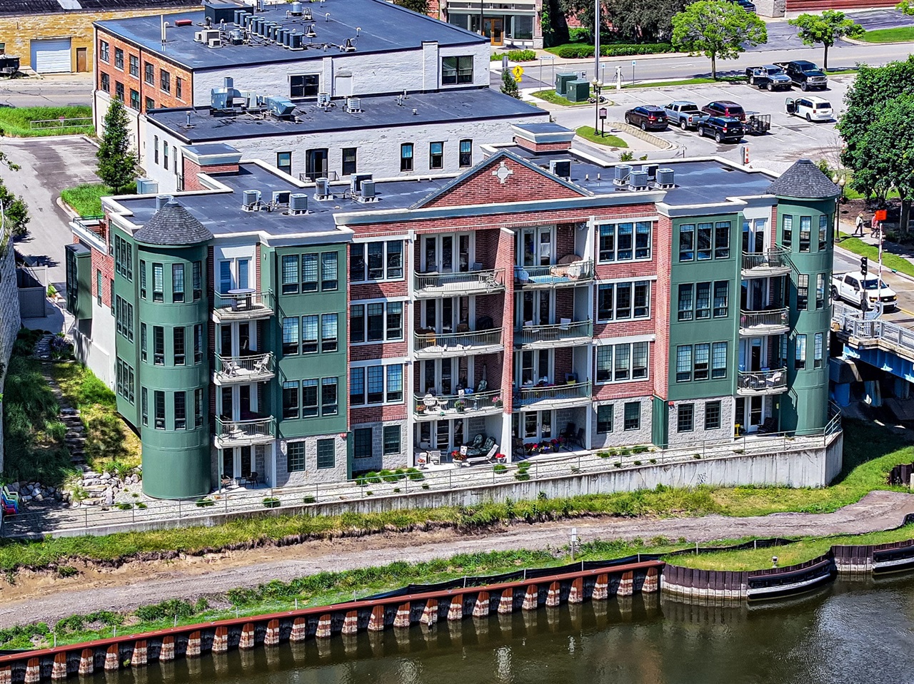 1st image of 80 Washington St #7, Manistee, MI 49660 | MLS# 70545225
