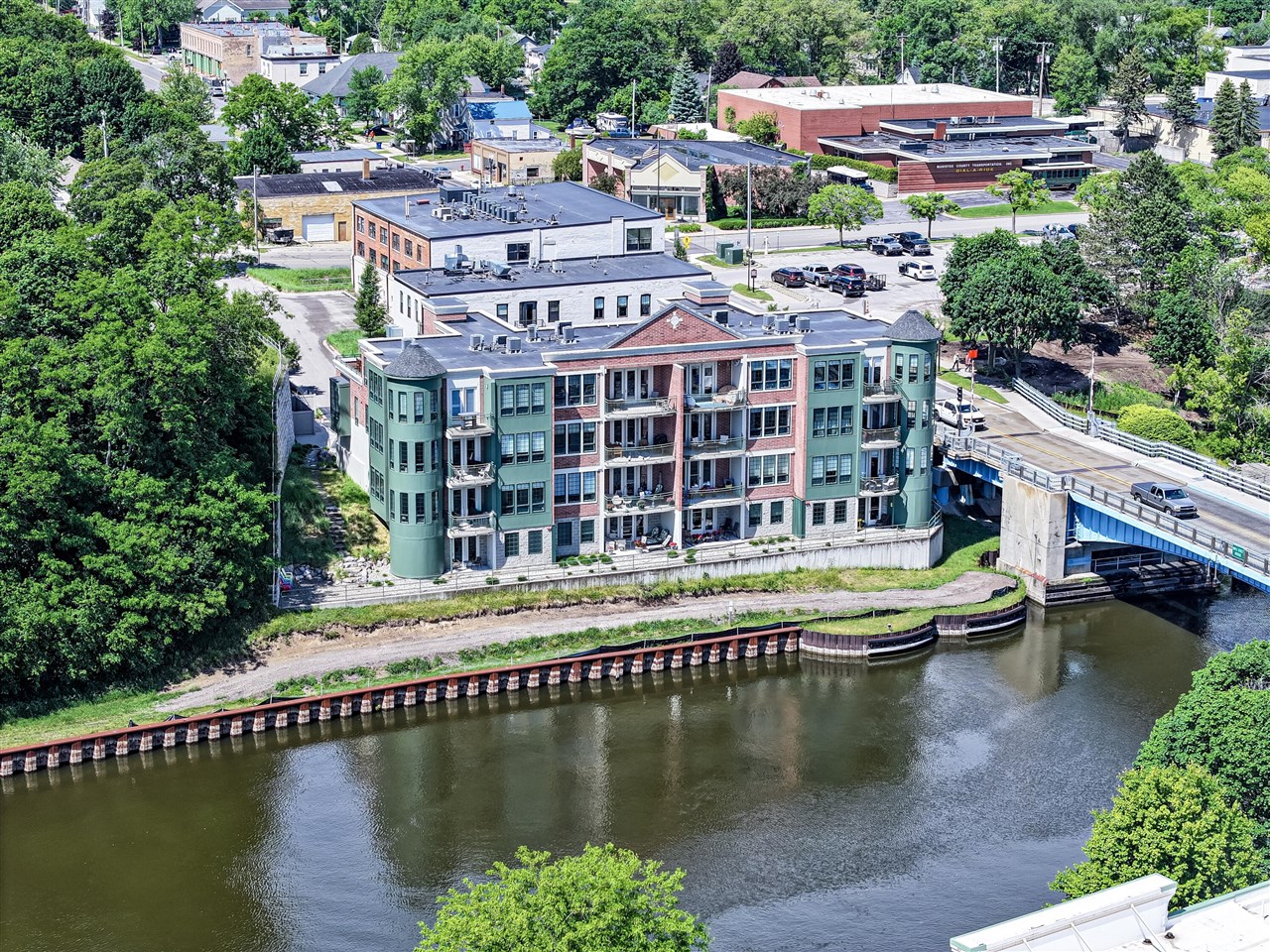 15th image of 80 Washington St #7, Manistee, MI 49660 | MLS# 70545225