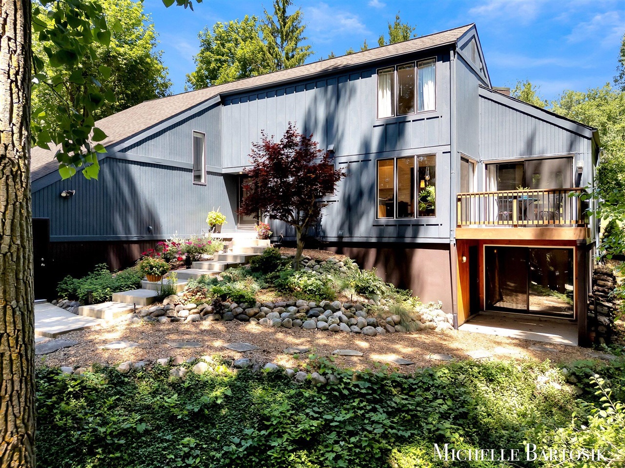 2nd image of 3301 Midland Dr, Grand Rapids, MI 49546 | MLS# 70545226