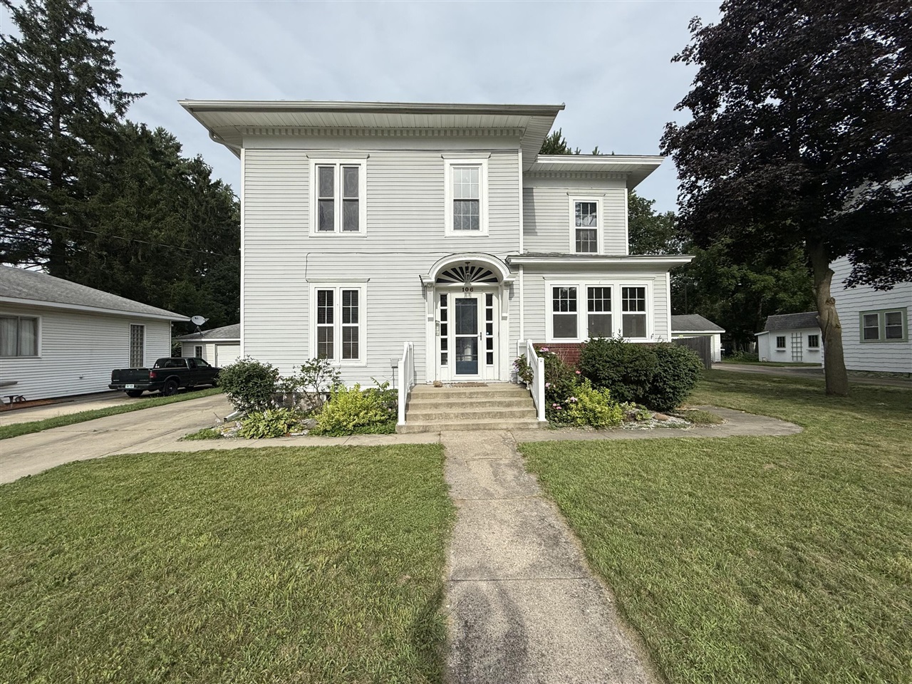 2nd image of 106 Hamilton St, Dowagiac, MI 49047 | MLS# 70545227
