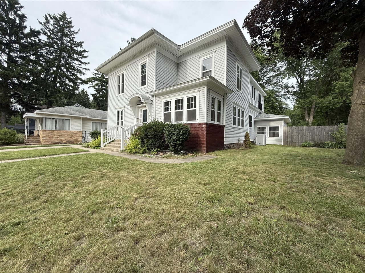 3rd image of 106 Hamilton St, Dowagiac, MI 49047 | MLS# 70545227
