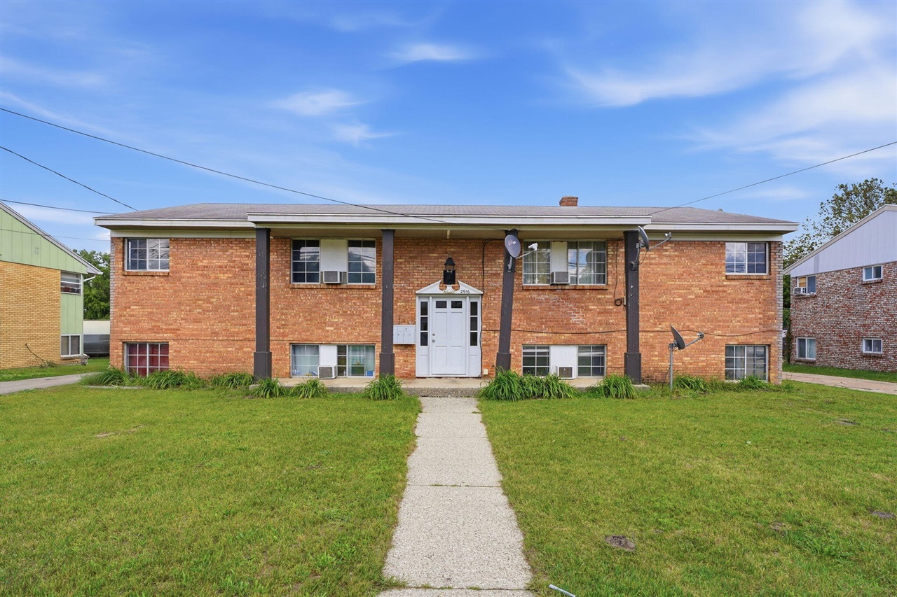 1st image of 2916 Taft Ave, Wyoming, MI 49519 | MLS# 70545245