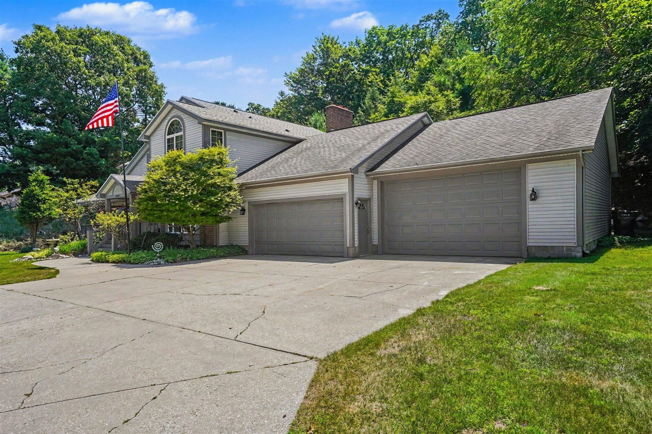 5th image of 2065 Forest Park Rd, Norton Shores, MI 49441 | MLS# 70545248