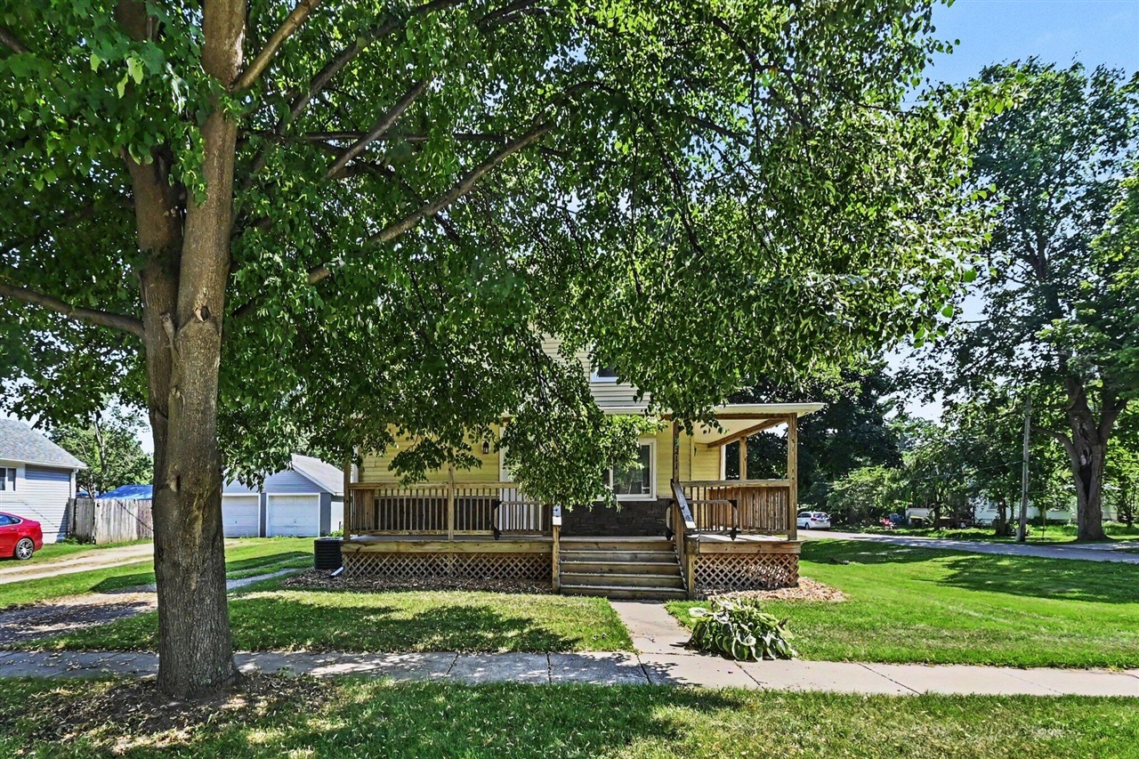 Homes for sale in Eaton Rapids, MI | 211 King St, Eaton Rapids, MI 48827 | MLS# 70545251