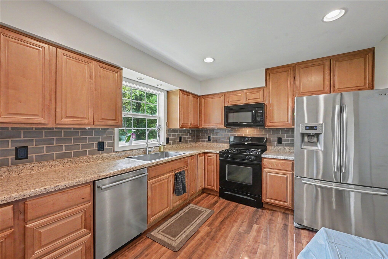 4th image of 25581 Pleasant Dr, Mattawan, MI 49071 | MLS# 70545266