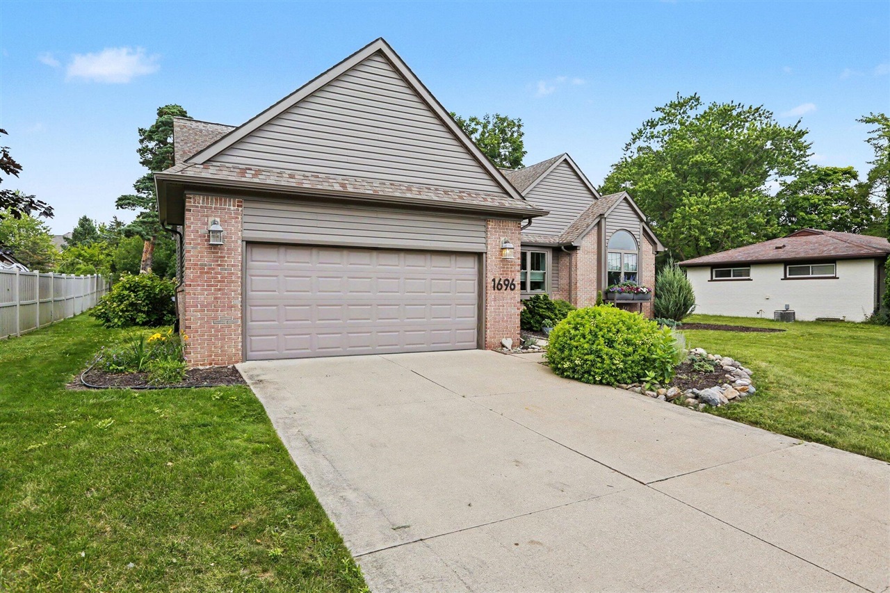 2nd image of 1696 W Ellsworth Rd, Ann Arbor, MI 48108 | MLS# 70545272