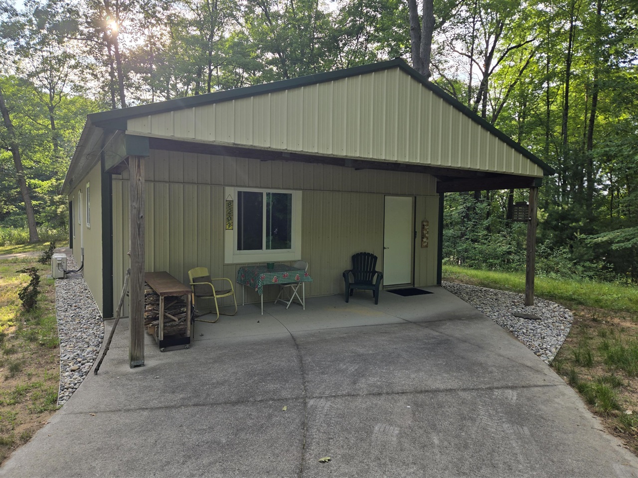 2nd image of 8207 N Hunters Ridge Dr, Irons, MI 49644 | MLS# 70545327