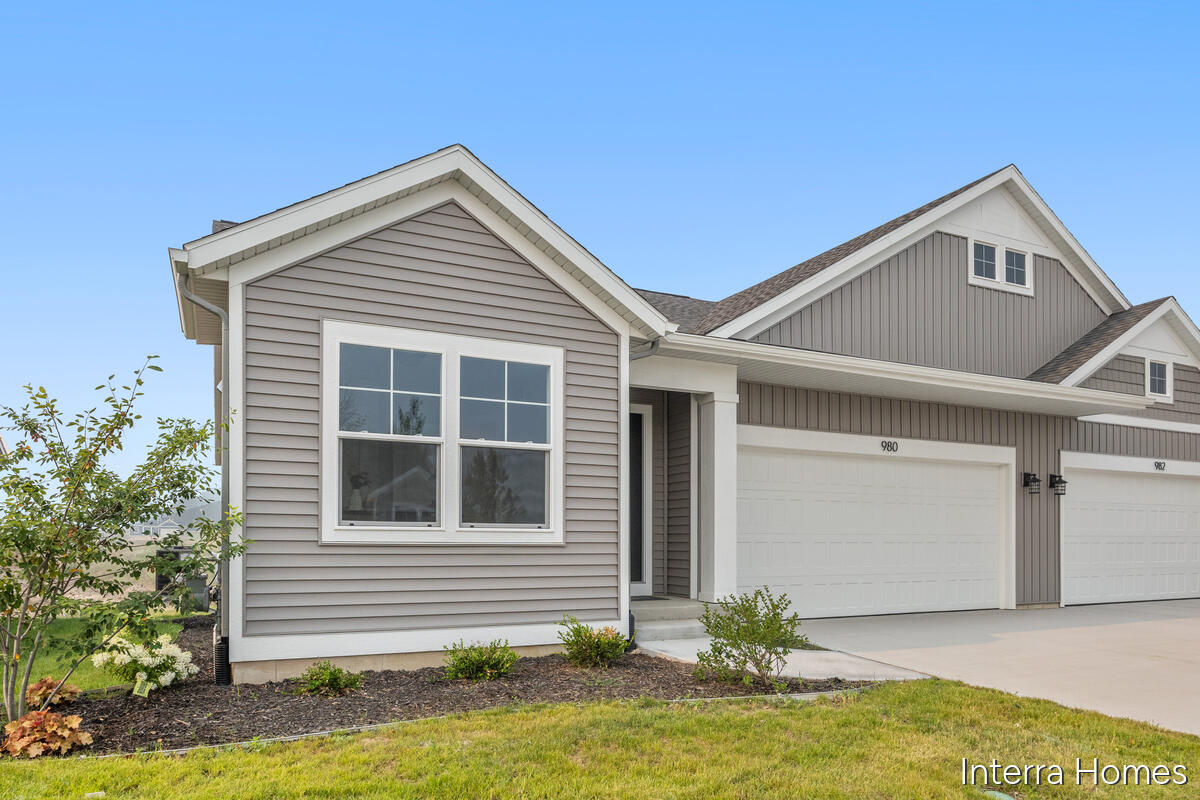 Homes for sale in Comstock Park, MI | 980 Scioto Dr #4, Comstock Park, MI 49321 | MLS# 70545410