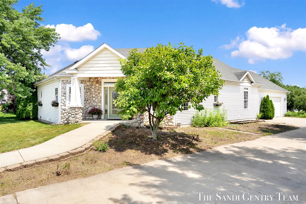 4th image of 3819 Acadia Dr, Hudsonville, MI 49426 | MLS# 70545419