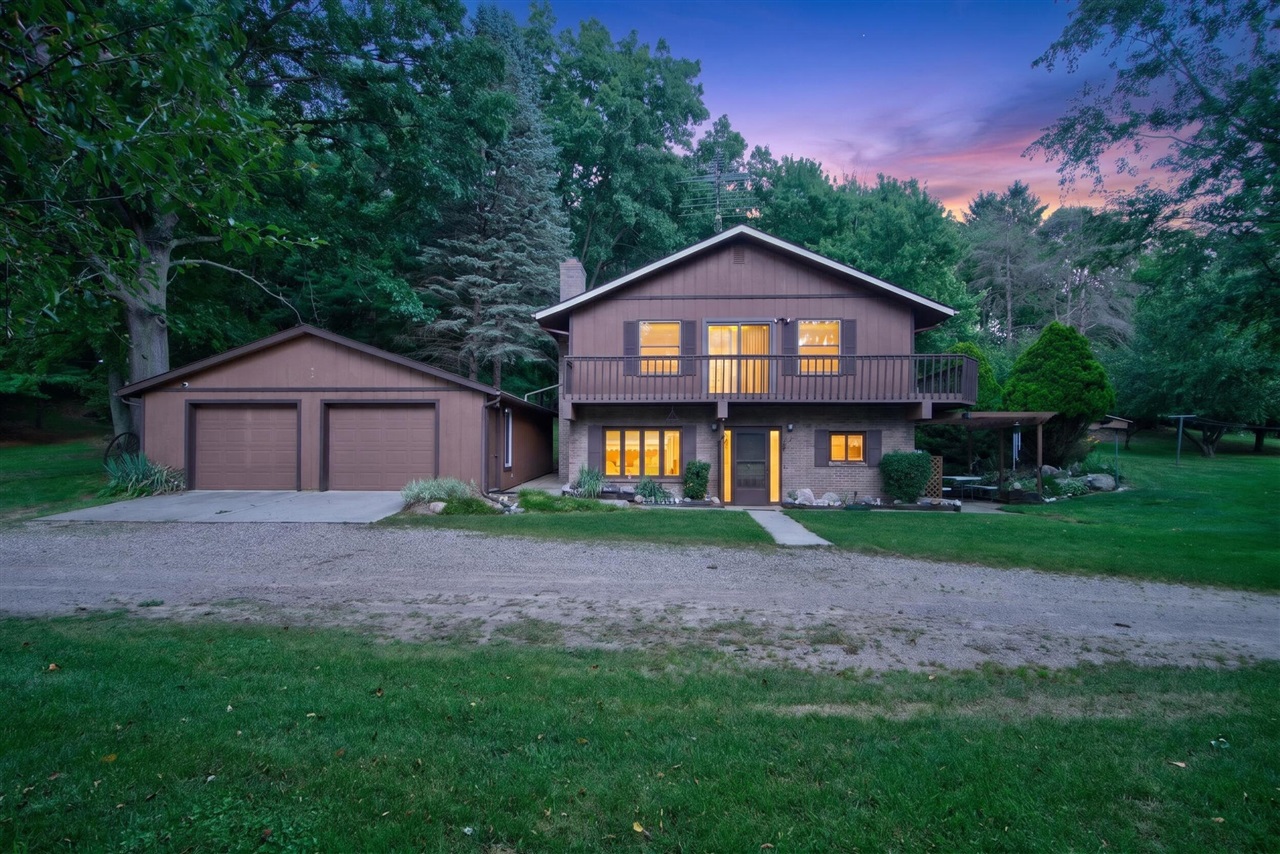 Homes for sale in Dansville, MI | 1611 S Williamston Rd, Dansville, MI 48819 | MLS# 70545461