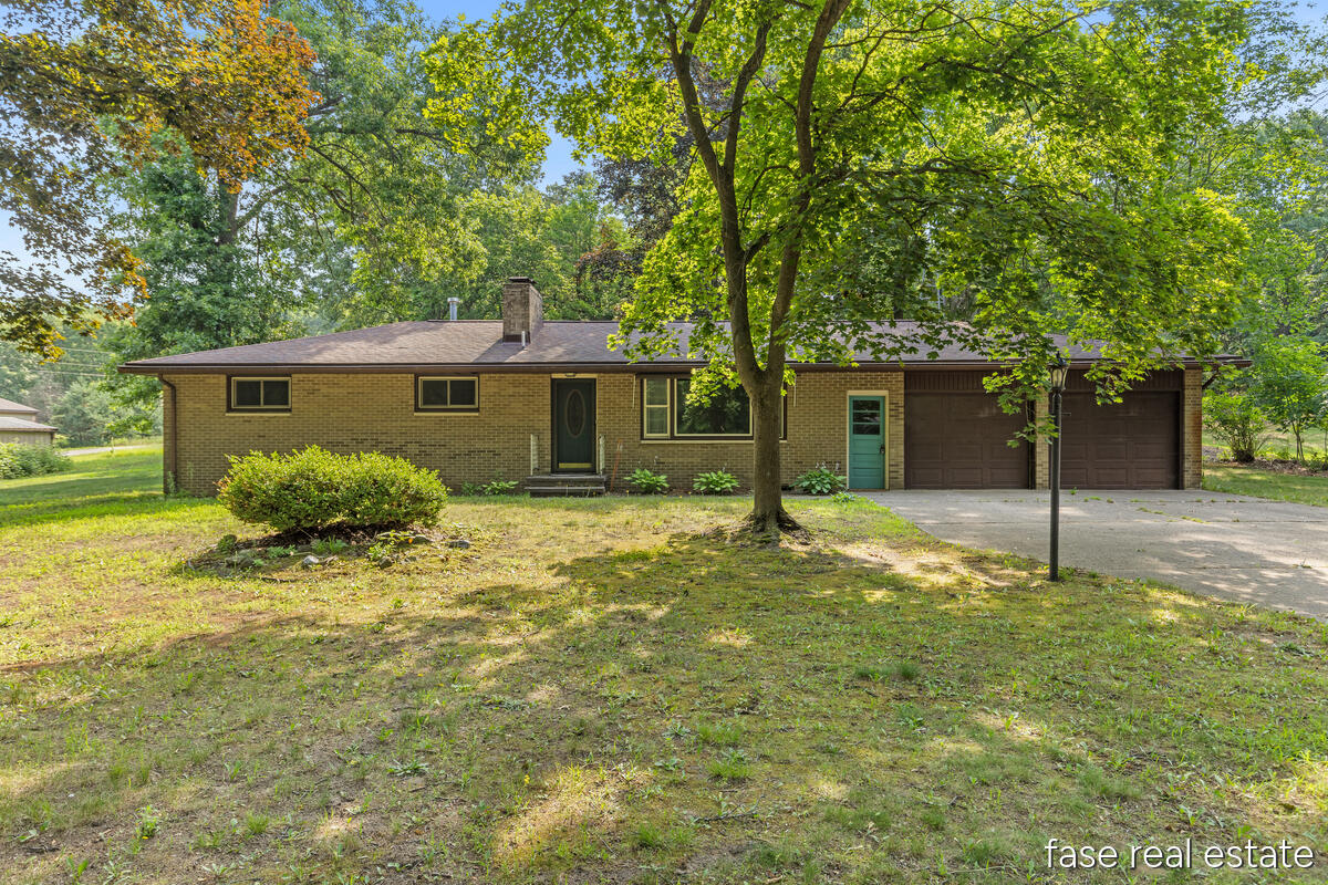 1st image of 7676 Courtland Dr, Rockford, MI 49341 | MLS# 70545471