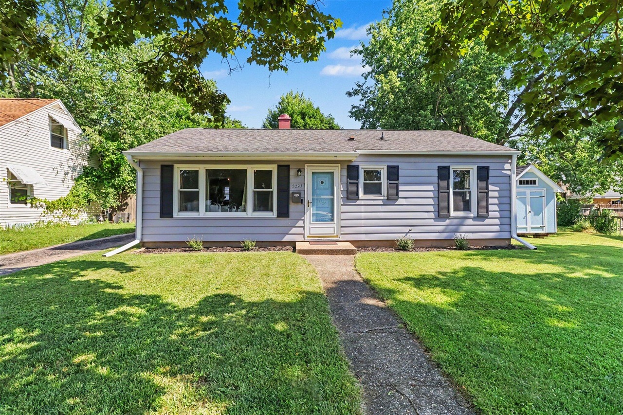 1st image of 2225 Southern Ave, Kalamazoo, MI 49001 | MLS# 70545481