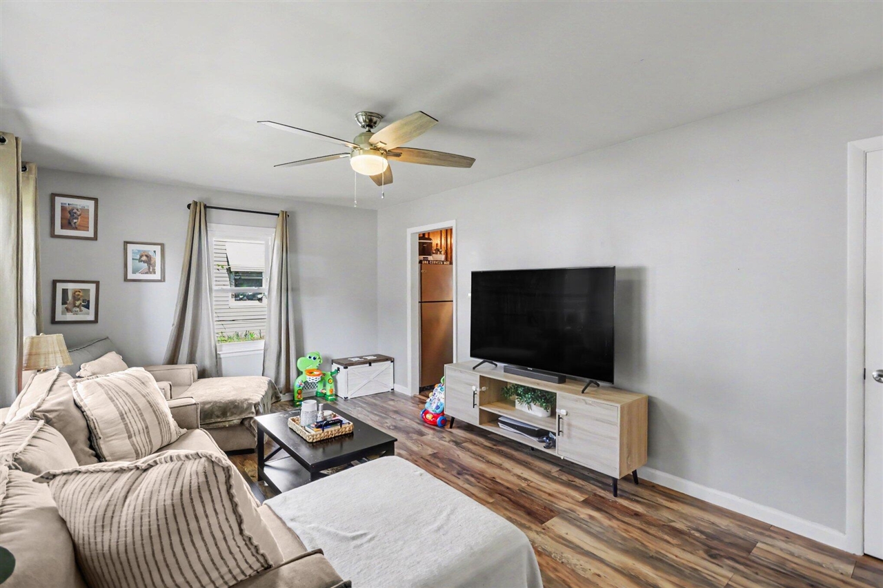 3rd image of 2225 Southern Ave, Kalamazoo, MI 49001 | MLS# 70545481