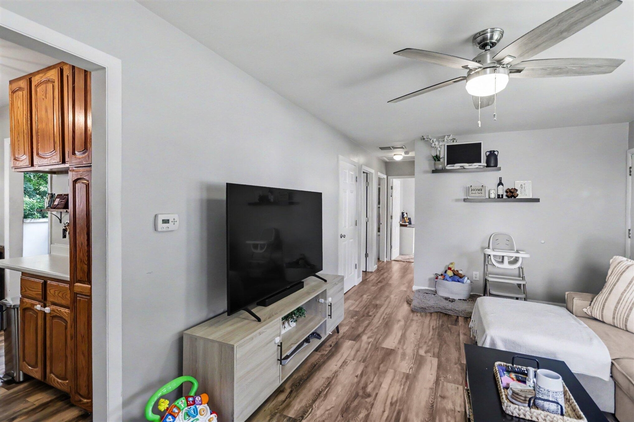 5th image of 2225 Southern Ave, Kalamazoo, MI 49001 | MLS# 70545481