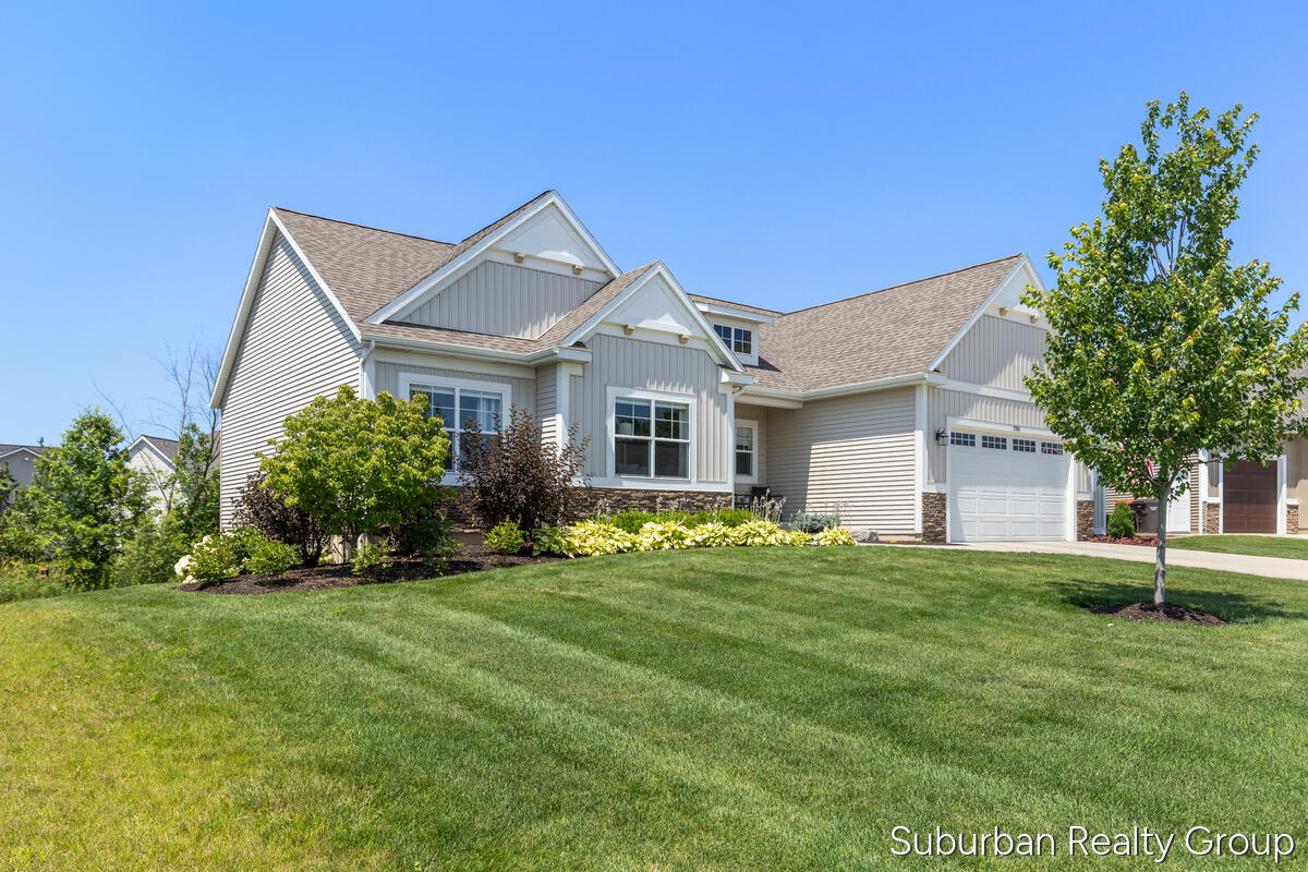 2nd image of 7361 Yellowstone Dr, Hudsonville, MI 49426 | MLS# 70545492