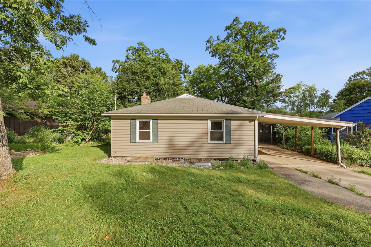 1st image of 2757 Cascade Springs Dr, Grand Rapids, MI 49546 | MLS# 70545499